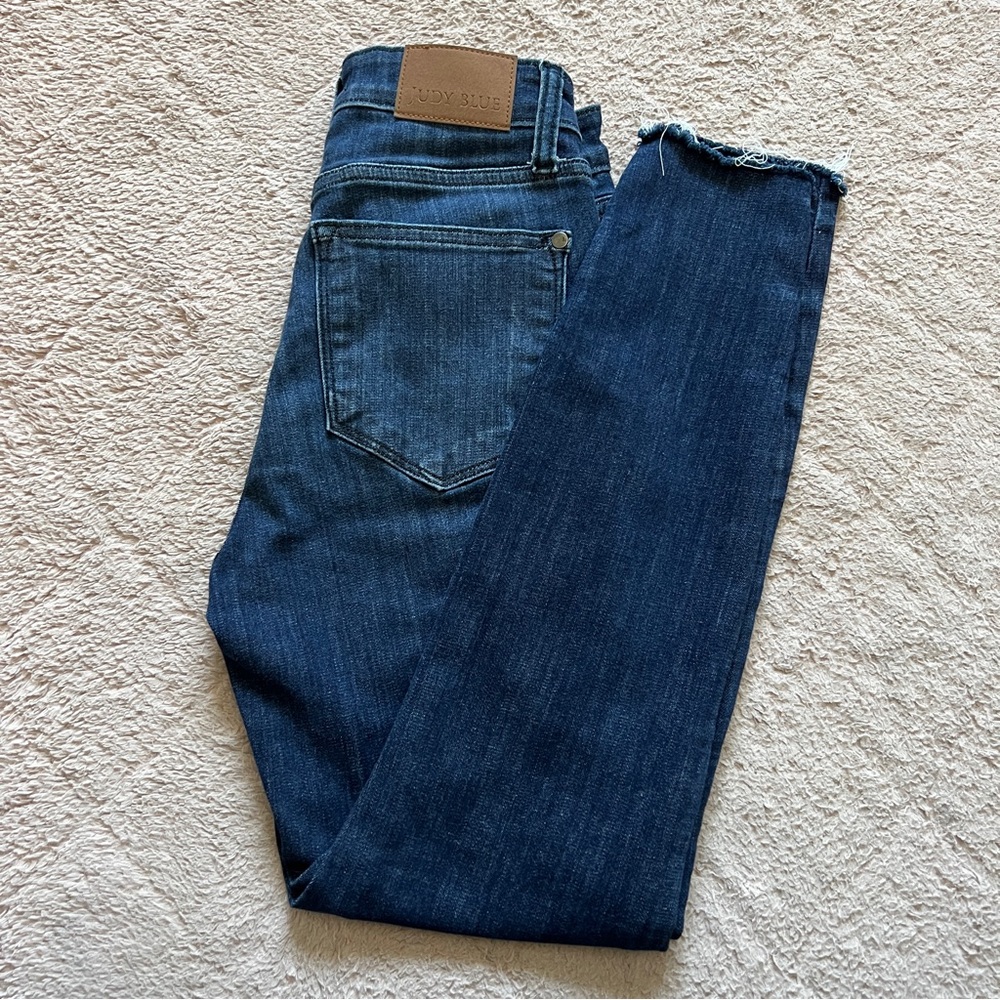 Judy Blue Skinny Fit Raw Hem Jeans Preppy Minimalist Capsule Size 1/25‎